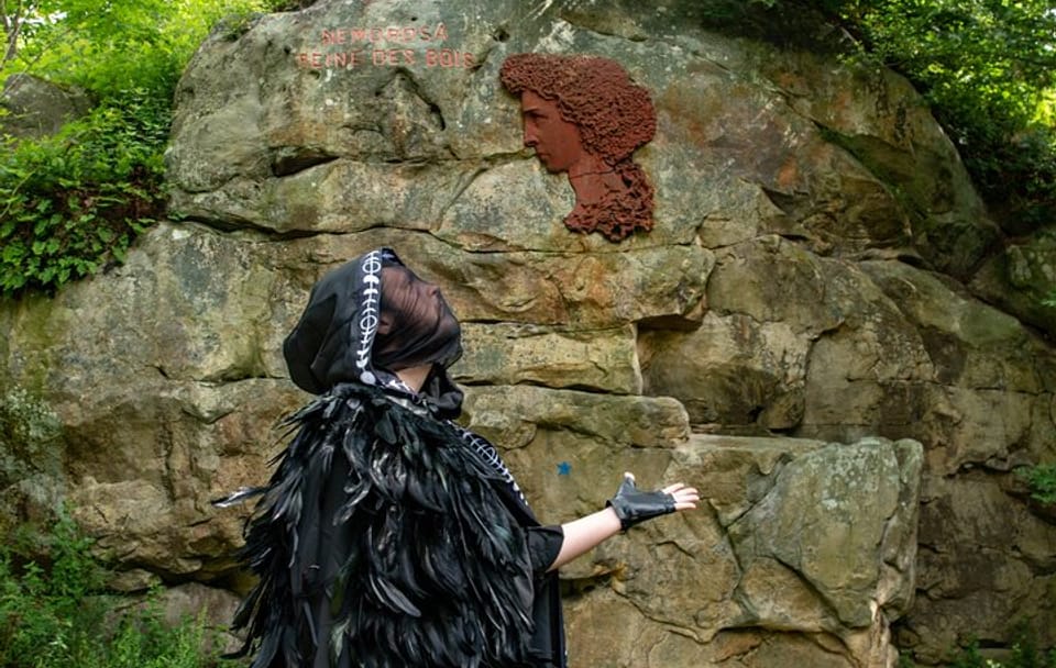 Theatrical Walking Tour of Fontainebleau Forest Secrets