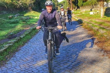 E-bike Tour of Appia Antica and Castel Gandolfo from Rome