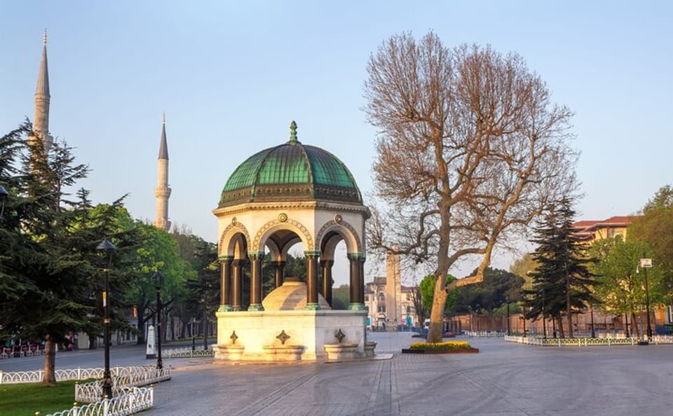 Private Guided Highlights Tour of Istanbul's Iconic Landmarks