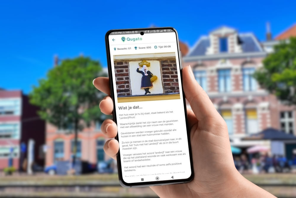 Photo of the Qugato app during the City Detective Haarlem scavenger hunt showing a fun fact.