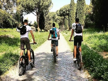 Appian Way Bike Tour with Aqueducts and Catacombs Option