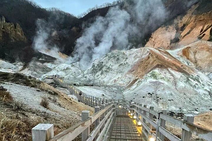 Hokkaido Noboribetsu, Lake Toya & Otaru Panoramic One-Day Tour