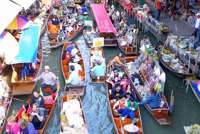 The Best of Damnoen Saduak (Floating) & Maeklong (Railway) Market 4