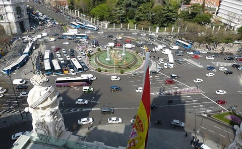 Cultural Walking Tour of Historic Landmarks in Madrid