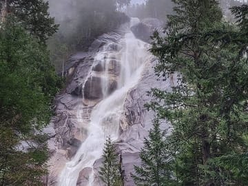 Private Day Tour of Shannon Falls and Squamish from Vancouver