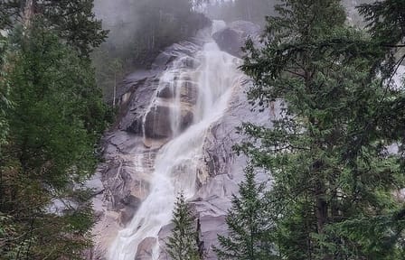 Private Day Tour of Shannon Falls and Squamish from Vancouver