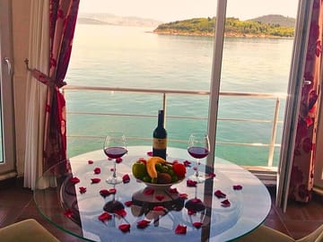 Room options with stunning views.