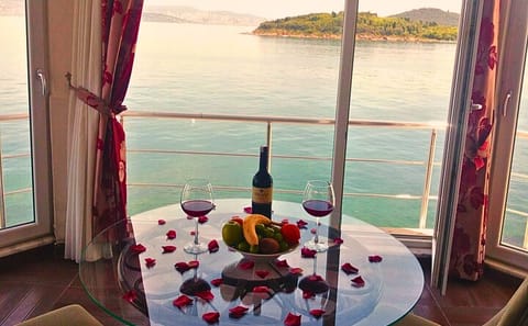 Romantic Bike Tour of Büyükada and Heybeliada Islands
