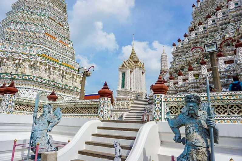Wat Pho & Wat Arun Walking Tour with Professional Guid