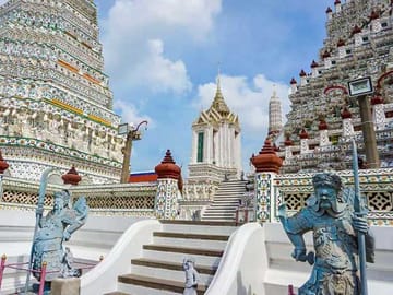 Wat Pho & Wat Arun Walking Tour with Professional Guid