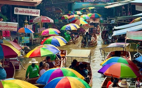 Private Tour of Bangkok's Floating and Train Markets
