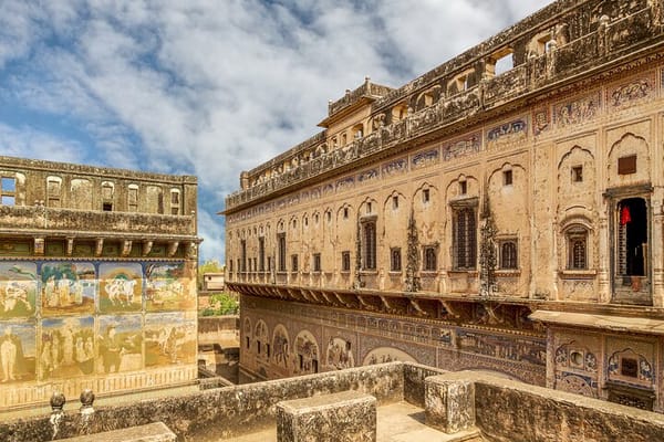 A True Golden Triangle Trip with Mandawa & Varanasi (12 Days)