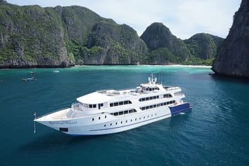 Phi Phi Islands Day Tour by Bigboat from Phuket