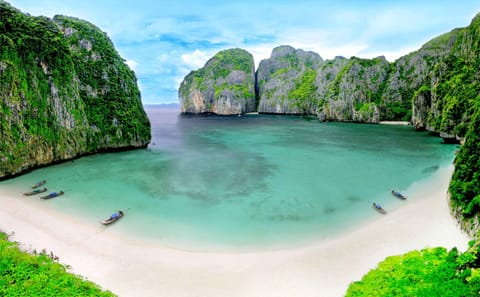 Phi Phi Islands Sunrise Mini Cruise from Phuket