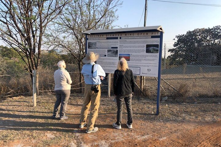 Guests reading history