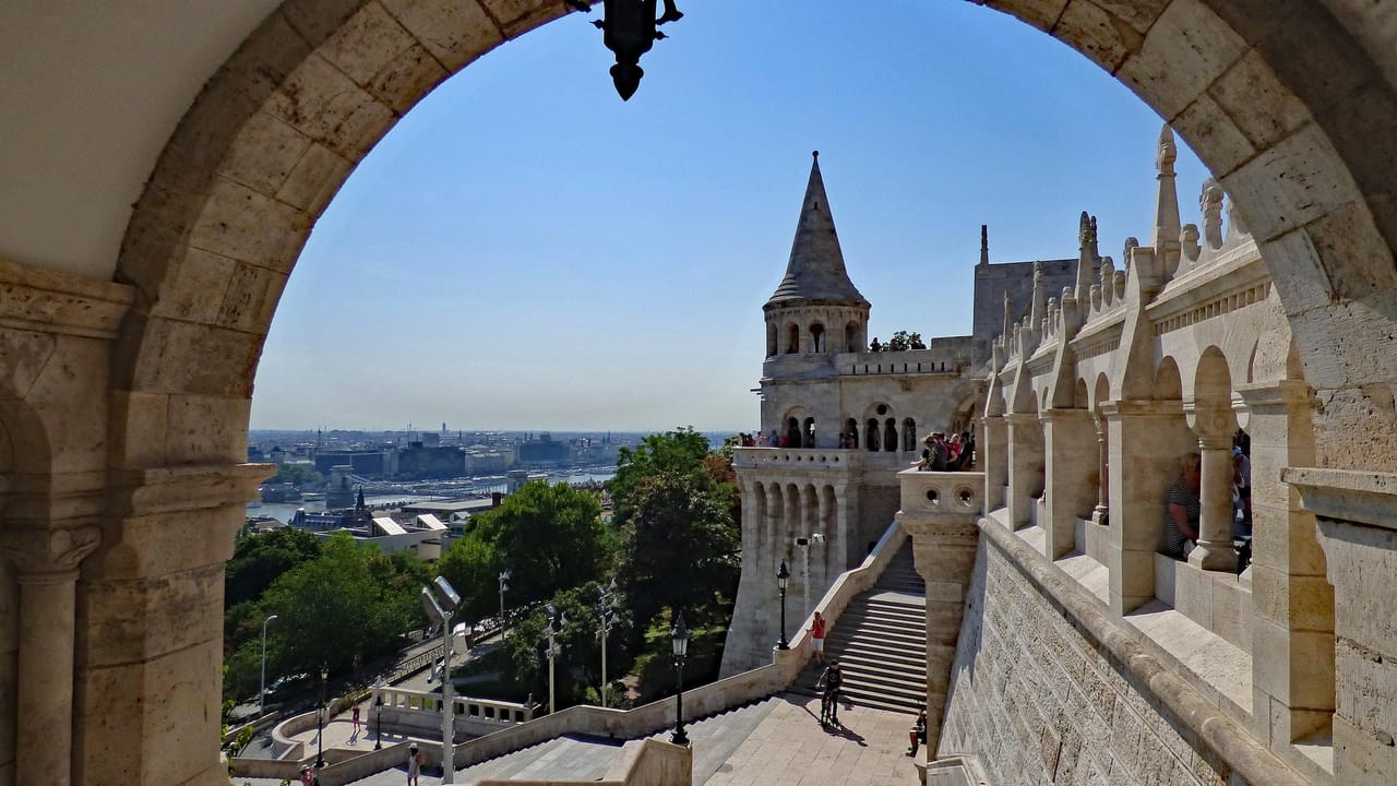 Two sides of Budapest private walking Tour