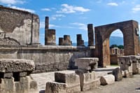 Tour in the Archaeological Park of Pompeii from Naples 2
