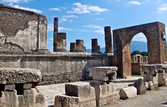 Tour in the Archaeological Park of Pompeii from Naples