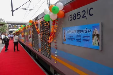 Agra Day Tour from New Delhi by Superfast Train and Car