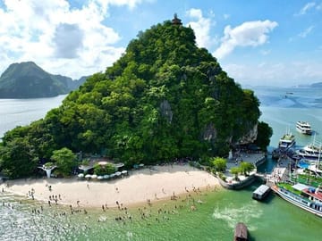 From Hanoi: Ninh Binh Tour and Ha Long Bay Cruise 2-Day Trip