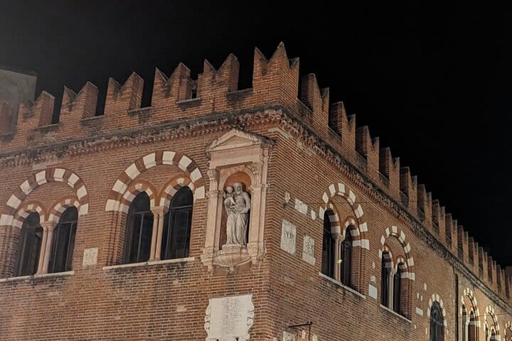 Domus Mercatorum