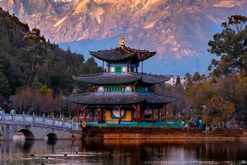 Scenic Drive from Lijiang to Shangri-La via Tiger Leaping Gorge