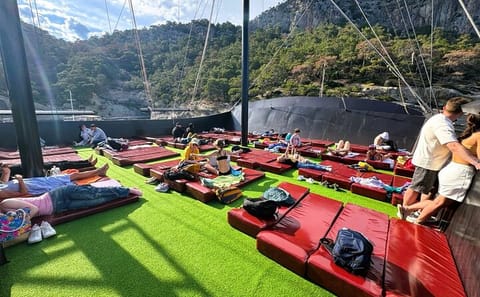 Kemer Mediterranean Coast Bus Tour with Lunch and Activities