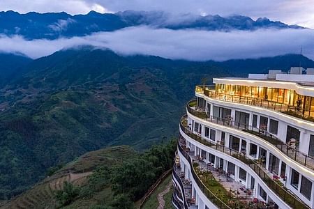 Luxury Sapa Trekking Tour to Hill Tribe Villages from Hanoi