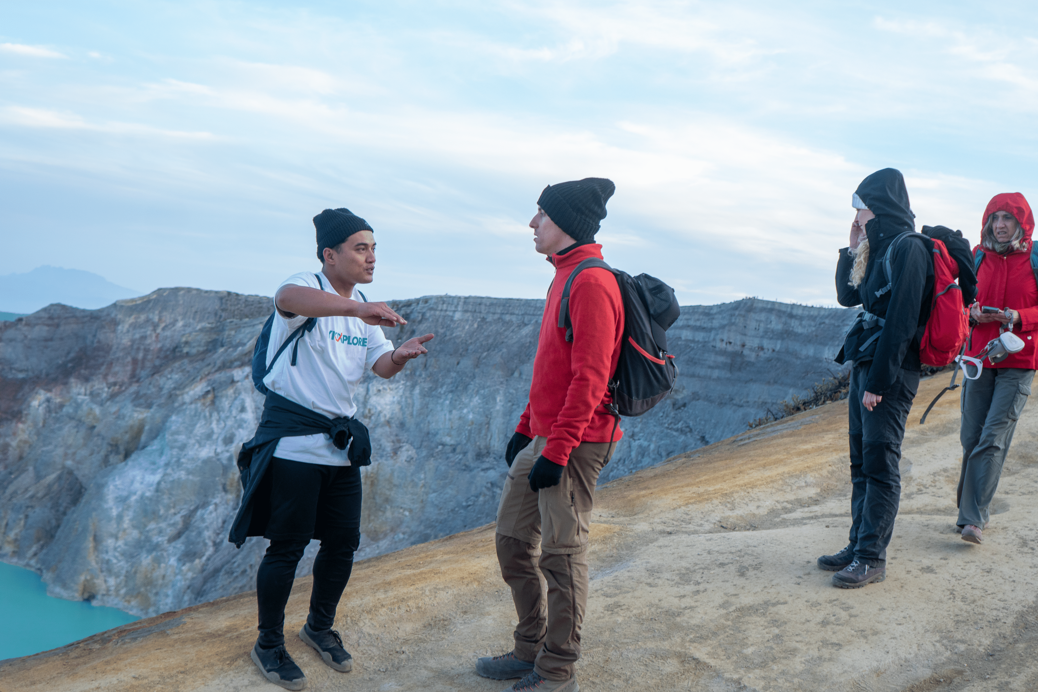 Van Probolinggo: Ijen Volcano Midnight Guide Tour 2D1N - Bali Drop Off