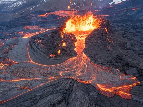 Private Grand Volcano Site Hiking Tour , photo 2