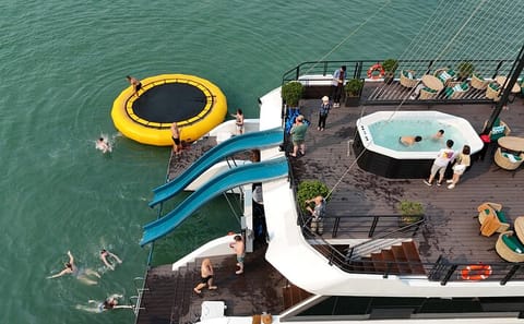 The Halong Catamaran Cruise – Luxury Day Tour with Jacuzzi
