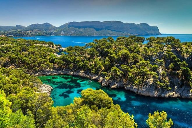 Calanques of Cassis, Aix-en-Provence & Wine tasting Shared Tour from Nice