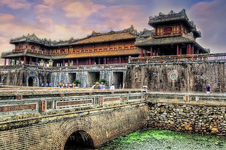 Discover City Of Hue Imperial & Hai Van Pass From Da Nang 2