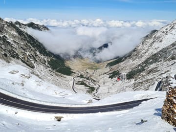 From Brasov: Piatra Craiului National Park 2-Day Guided Trek – Eco-Certified program