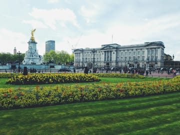 Royal Palaces Tour in London with Expert Guide