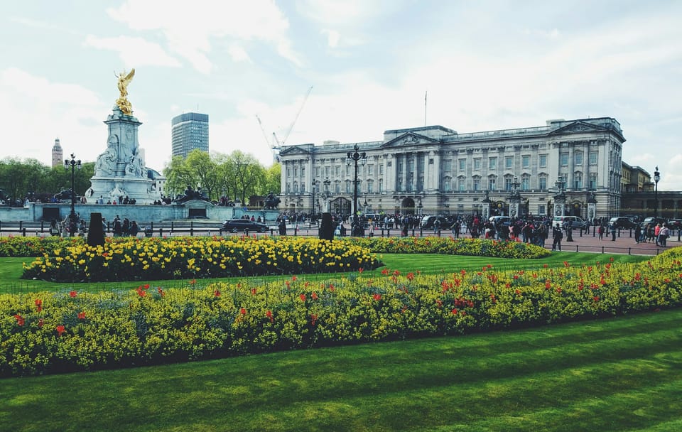 Royal Palaces Tour in London with Expert Guide