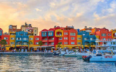 Hurghada Unveiled – Marina, Grand Mosque & Authentic Local Life
