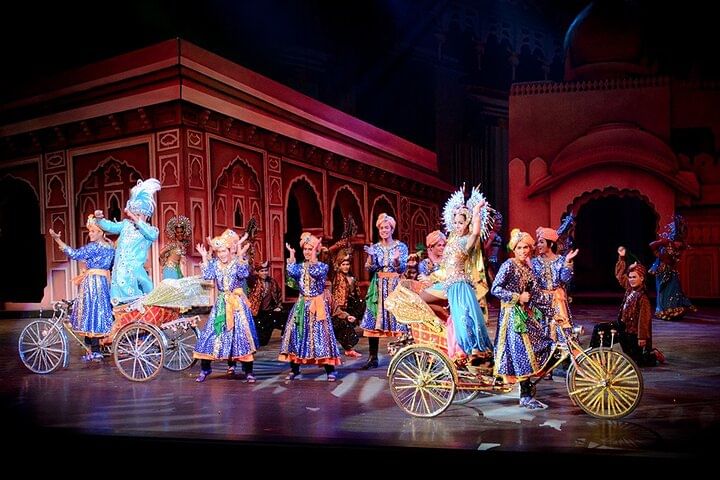 Pattaya: Colosseum Show - Tourist Entry Ticket