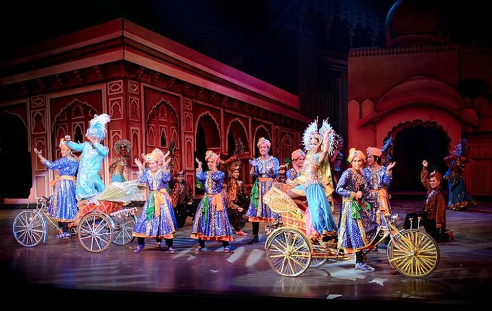 Pattaya: Colosseum Show – Tourist Entry Ticket