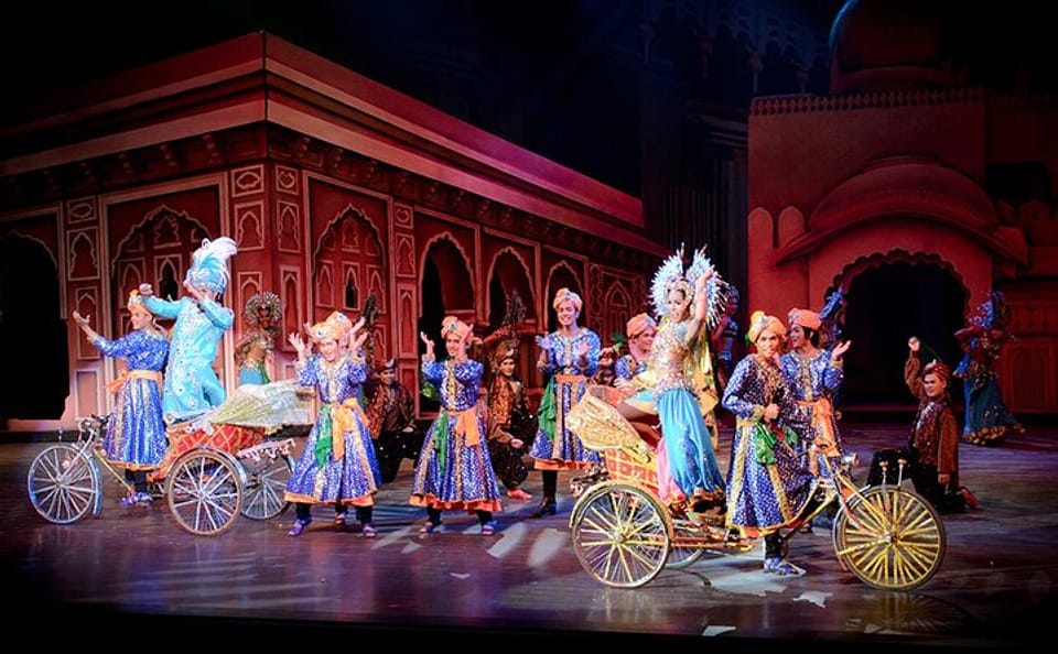 Pattaya: Colosseum Show – Tourist Entry Ticket