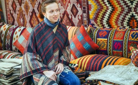 Private Guided Carpet Shopping Tour in Istanbul Bazaars