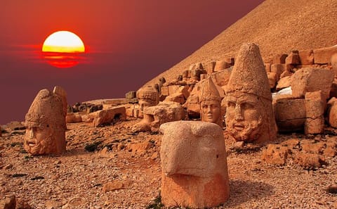Mount Nemrut and Göbeklitepe All-Inclusive Tour from Istanbul