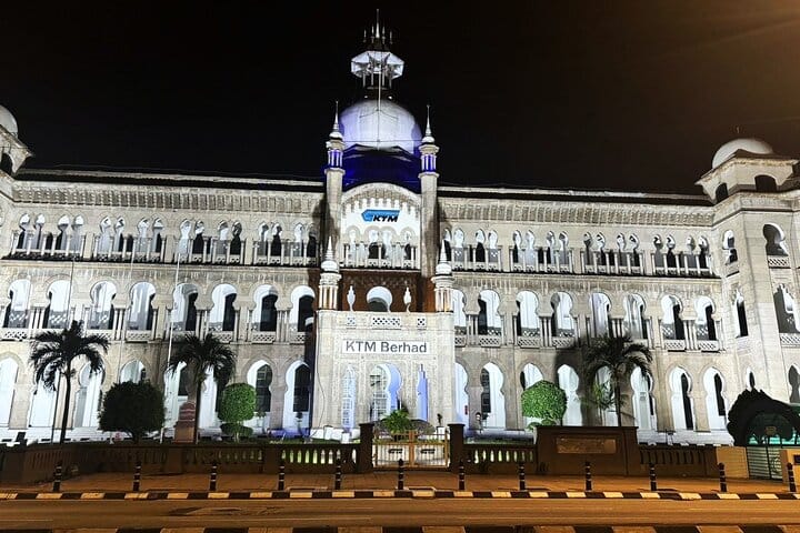 Private Kuala Lumpur Discovery Tour with KL Tower Skydeck & Skybox Visit