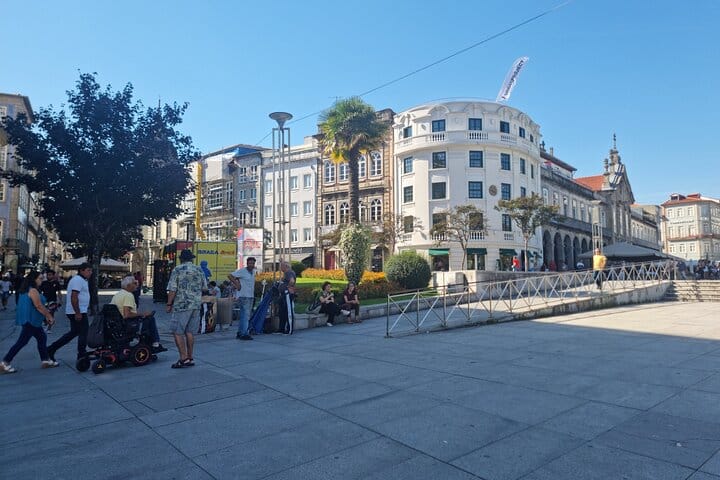 BRAGA E GUIMARÃES: Private Historic Tour from Porto