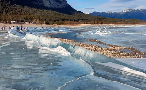 5-Day Rocky Mountain Adventure Tour in Banff and Moraine Lake