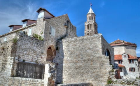 Private Culinary Tour of Split with Wine and Olive Oil Tastings