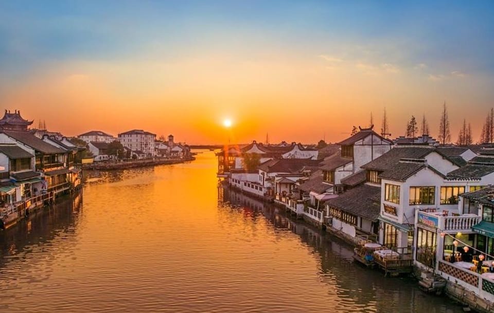 Shanghai private Tour to Zhujiajiao Water Town and tallest tower