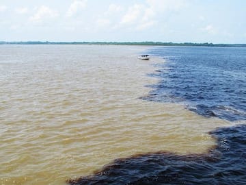 Meeting of the waters boat