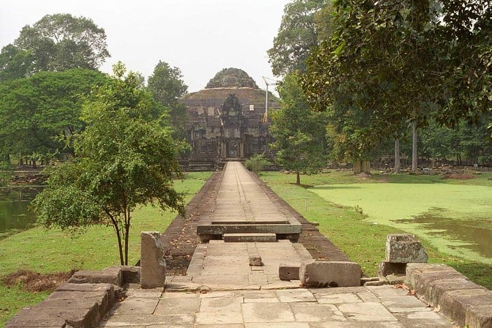 Bridge to Baphoun Temple