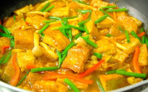 Evening Tuk-Tuk Food Tour of Chengdu's Local Cuisine